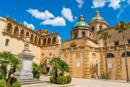 Катедралата на Светия Спасител, Мазара дел Вало