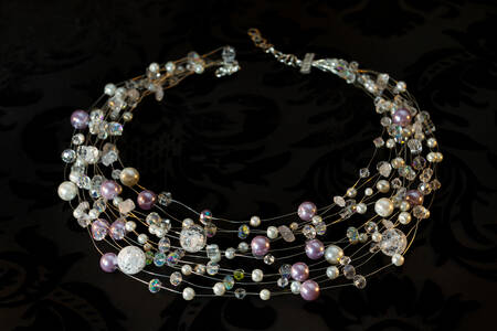 Necklace with pearls and beads