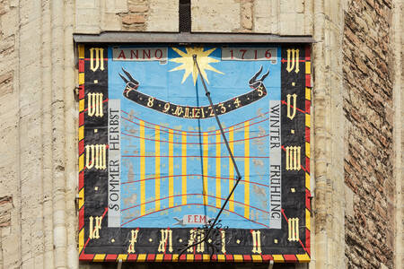 Reloj de sol en la catedral de Brunswick