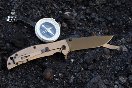 Knife and compass