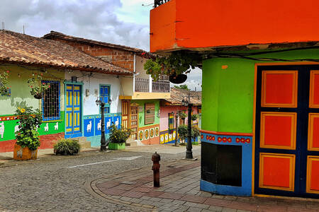 Façades colombiennes colorées