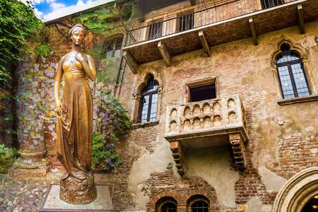 Juliet standbeeld in Verona