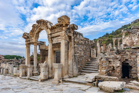 Temple d'Hadrien à Éphèse