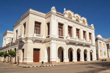 Terry Thomas Tiyatrosu, Cienfuegos