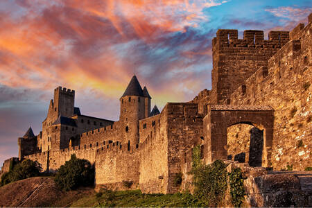 Gün batımında Carcassonne Kalesi