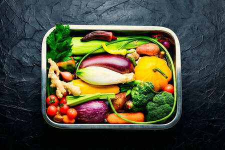 Vegetables in a roasting pan