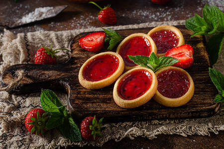 Tartlets with fresh strawberries