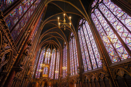 Buntglasfenster der Sainte-Chapelle-Kapelle in Paris