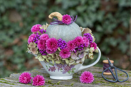 Композиция с розови хризантеми