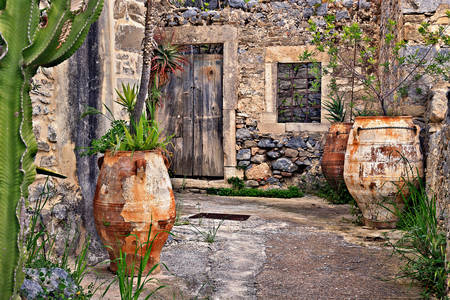 Steinhäuser des Dorfes Anatoli