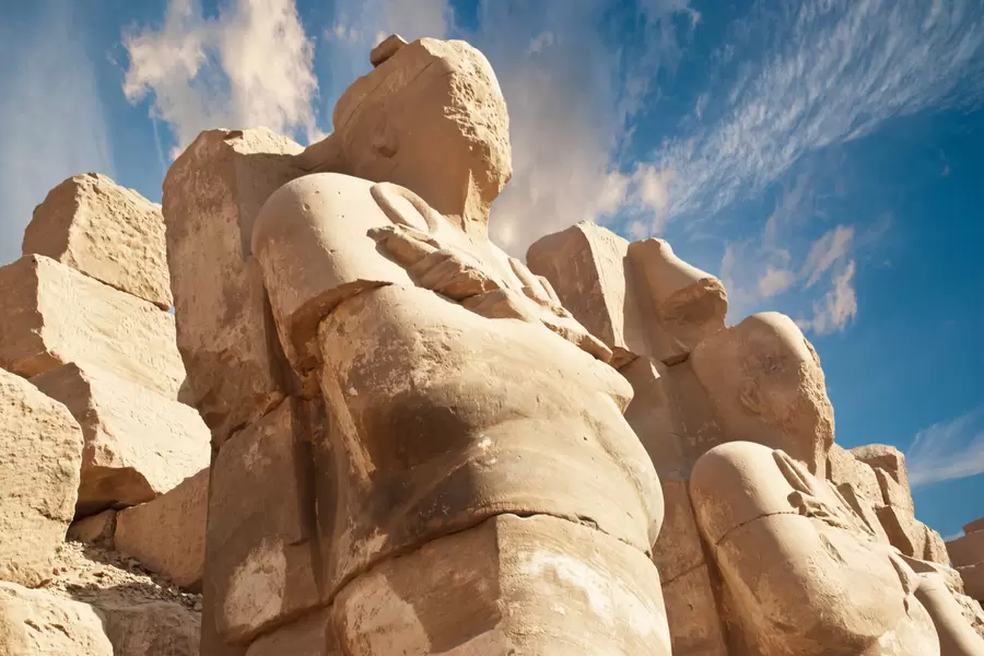 Sculture al tempio di Karnak