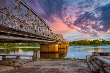 Γέφυρα Trang Tien, Hue