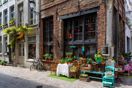 Старая улица в городе Антверпен
