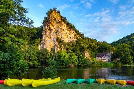 Člny pri rieke Dordogne