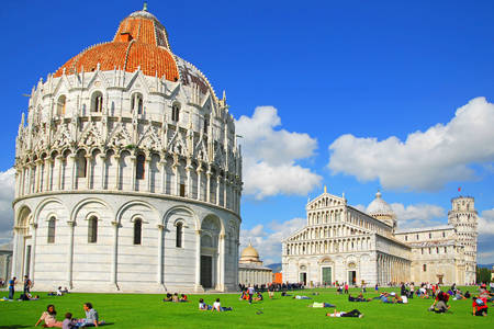 Praça da Catedral em Pisa