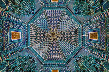 Langit-langit di makam Shahi Zinda