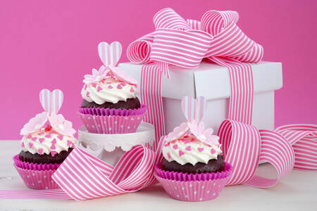 Cupcakes and gift