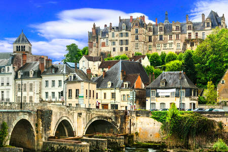 Widok na zamek Saint-Aignan