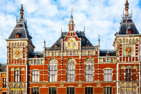 Архитектура центрального вокзала Амстердама