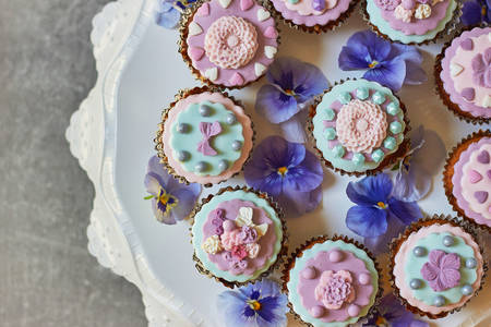 Cupcakes mit rosa Zuckerguss