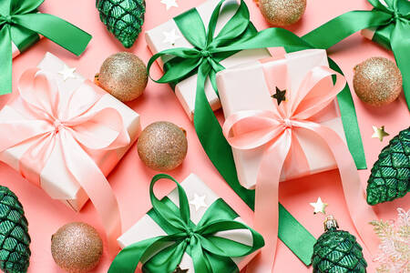 Darčeky a vianočné ozdoby
