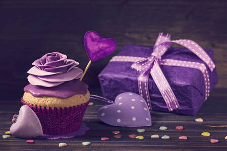 Gift and cupcake