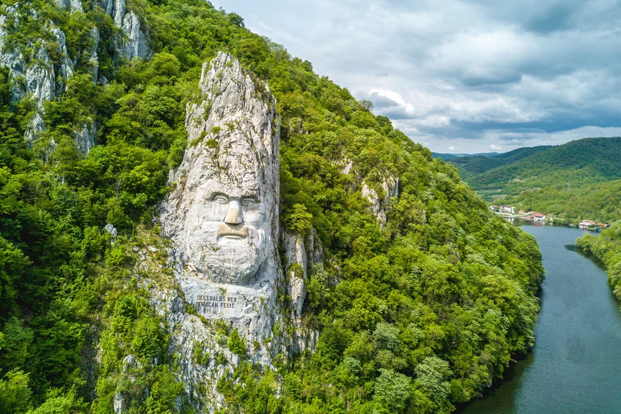 Sculpture of Decebalus