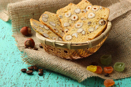 Biscotti with hazelnuts