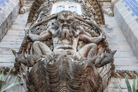 Die Fassade des Palastes von Pena