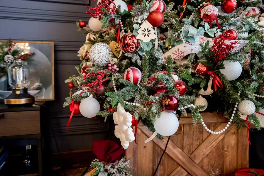 Árvore de Natal em cores clássicas