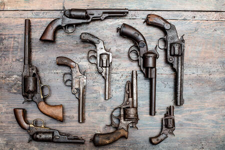 Старовинні револьвери