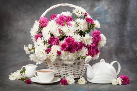 Chrysanthemums in the basket
