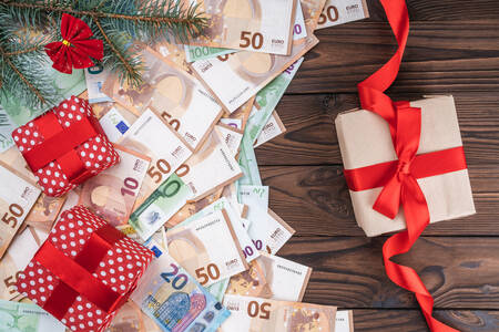Різдвяні подарунки на банкнотах