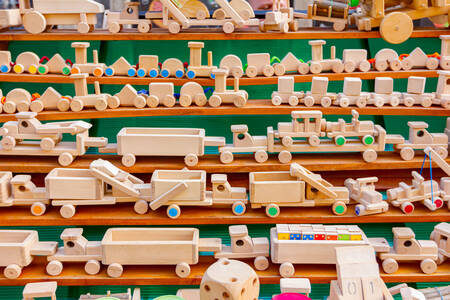 Brinquedos de madeira feitos à mão