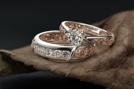 Wedding rings with diamonds