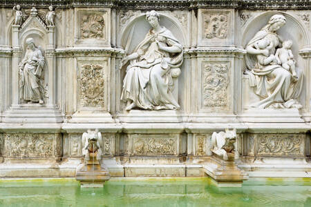 Fontana della Gioia a Siena