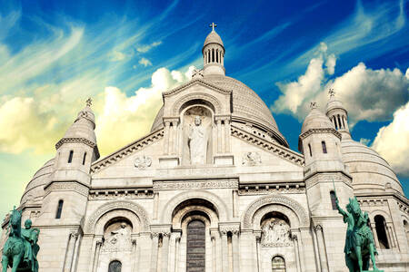 Façade de la basilique du Sacré-Cœur