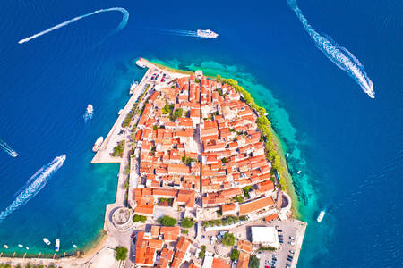 Letecký pohled na město Korčula