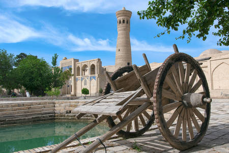 Old cart at the tower of Khoja Kalon