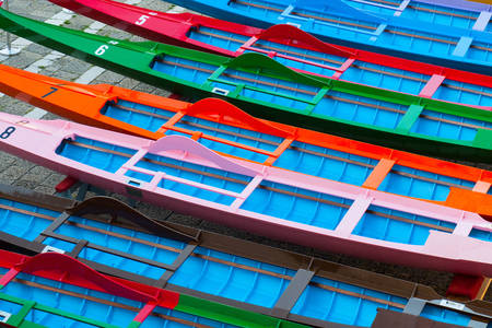 Gondoles colorées à Venise
