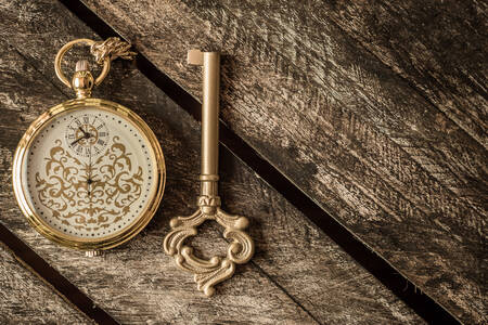 Kľúč a vreckové hodinky