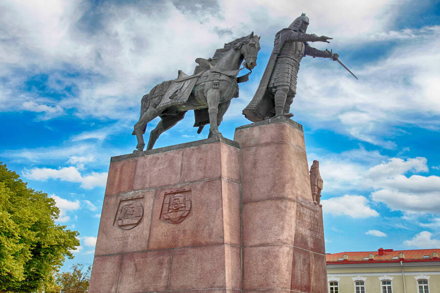 Точное время в г. Вильнюс, Литва. Часовой пояс. Разница во времени.
