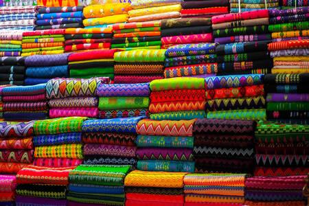 Multi-colored fabrics at the market