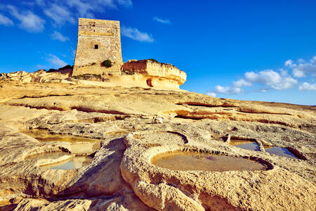 Gozo adasındaki Xlendi Kulesi
