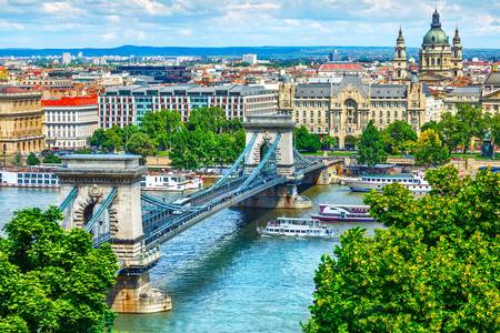 Мост через реку Дунай