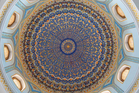 Mozaic pe domul Hazrati Imam