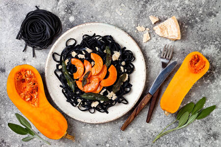 Black pasta with pumpkin