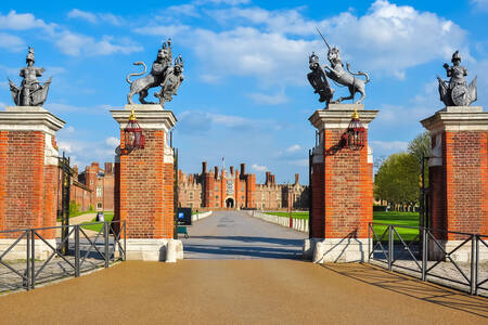 Porten vid Hampton Core Palace