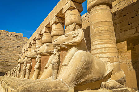 Skulpturen des Karnak-Tempels