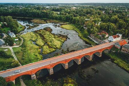 Puente viejo en Kuldiga